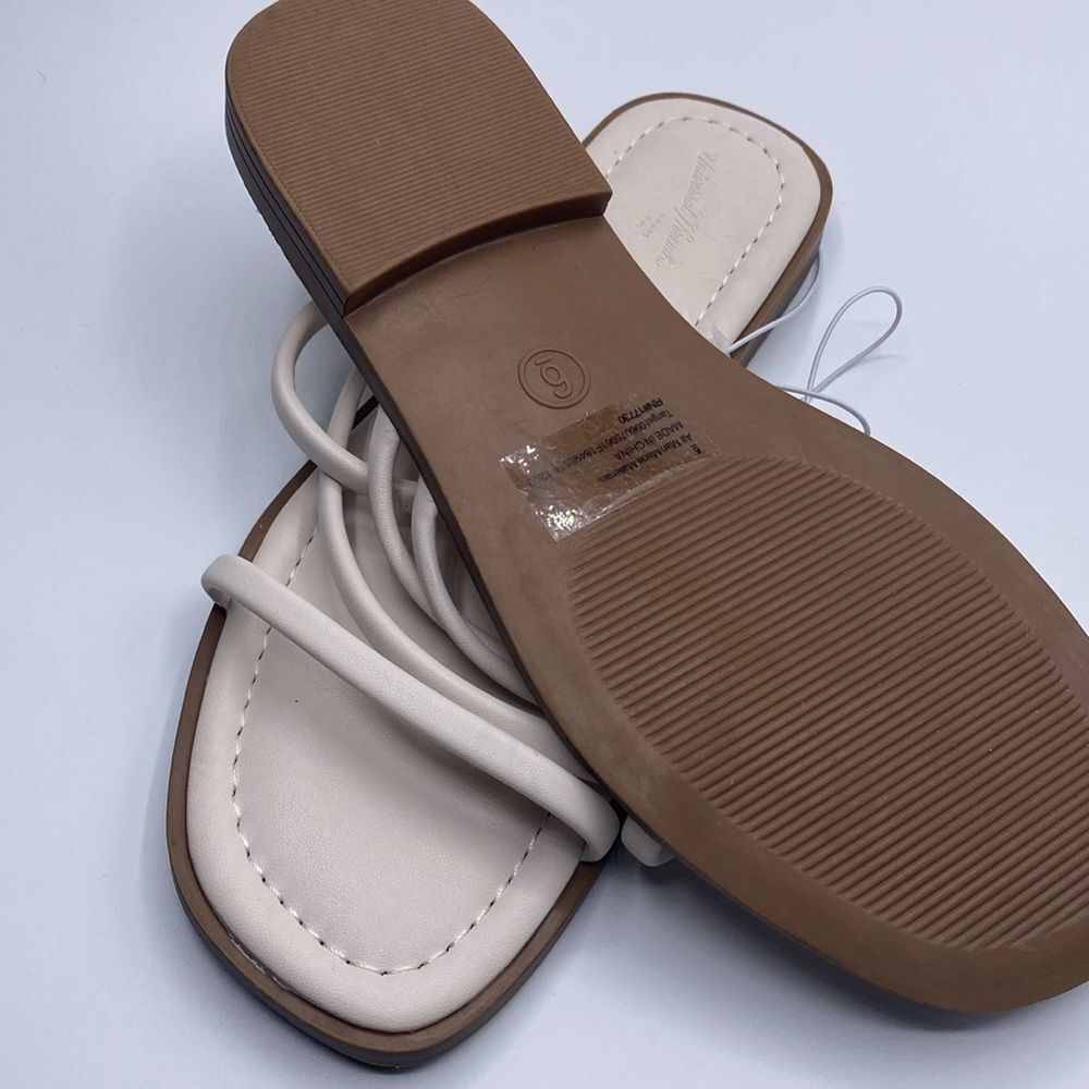 Universal Thread Cream Louie Strappy Flat Sandals - Picture 4 of 6